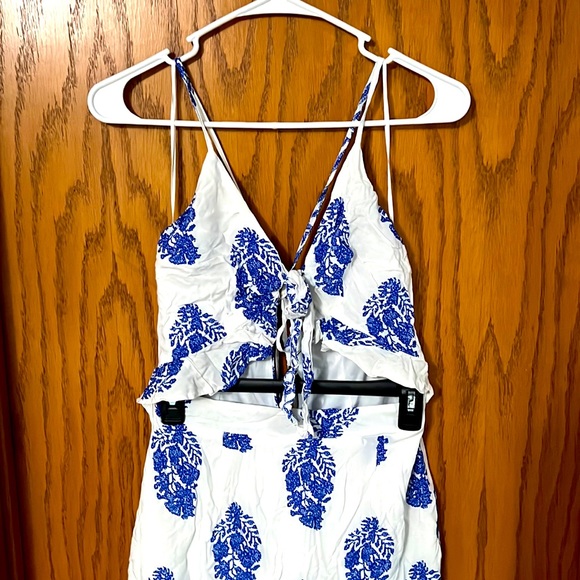 Dress - Picture 2 of 4